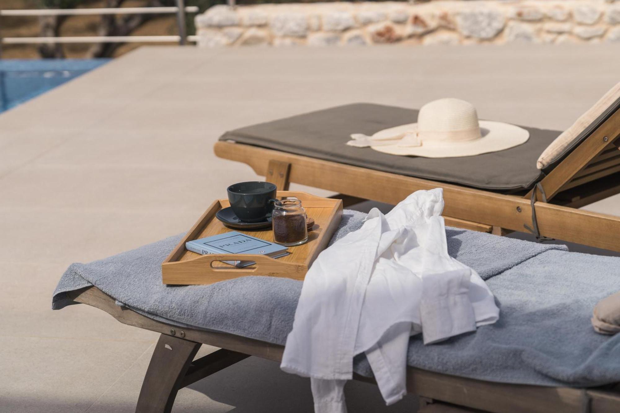 Oinolithos Luxury Villas Kalamaki Buitenkant foto